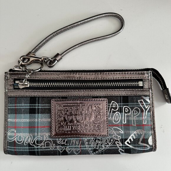 RARE Coach Poppy Tartan Plaid Wristlet with Silver Graffiti - Picture 1 of 6